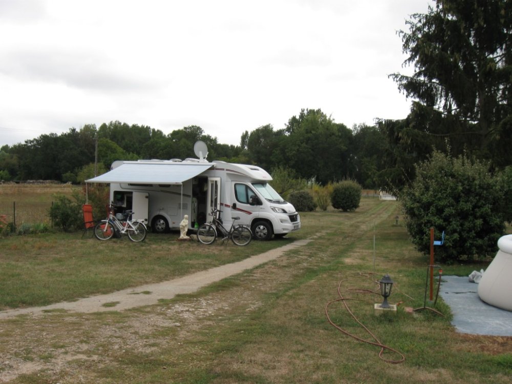 Aire camping-car  Noizay (37210) - Photo 2